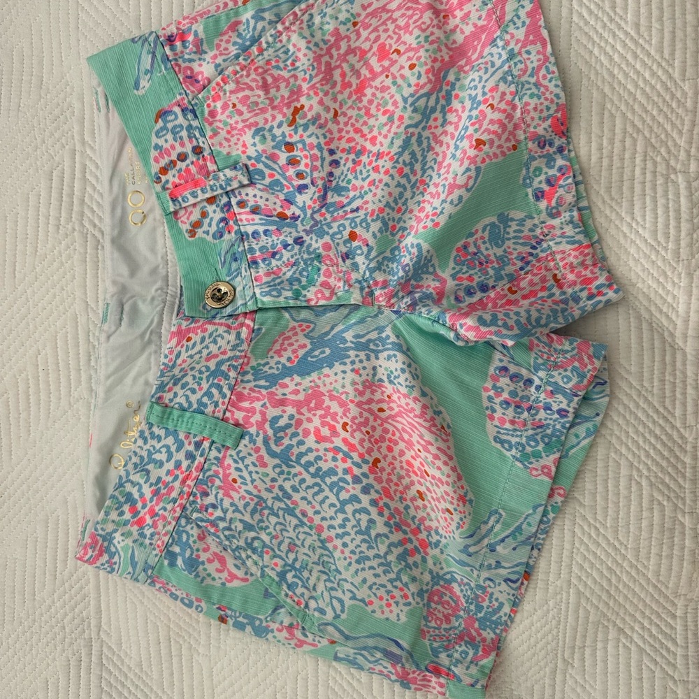 Lilly Pulitzer Women's Vibrant Print Shorts - Pink and Green